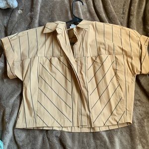 Cropped button collared short sleeve top